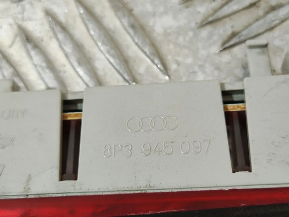 TERCEIRO STOP ORIGINAL AUDI A3 (8P)