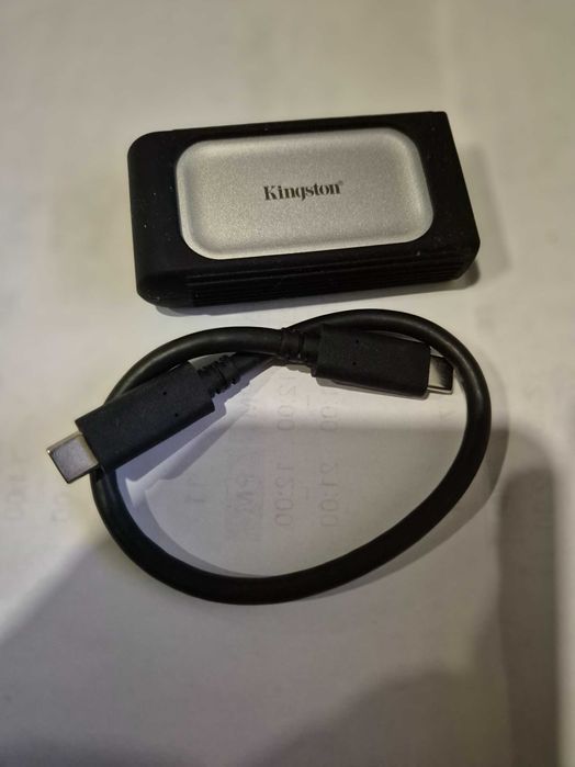 disco externo ssd Kingston SXS2000/2000G  de 2TB USB-C, sem anomalia