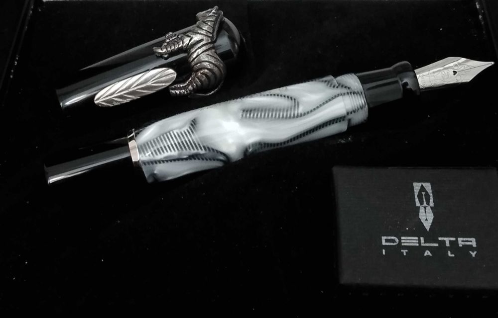 Caneta Delta Zebra, edição limitada de coleção