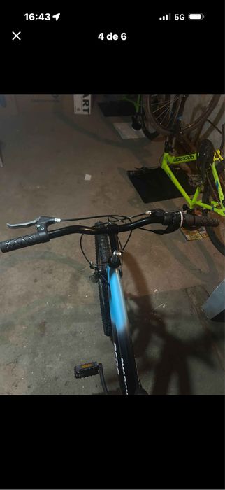 Bicicleta com muito pouco uso