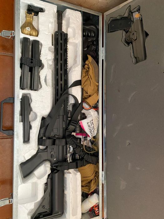 Airsoft conjunto com M4 e 1911