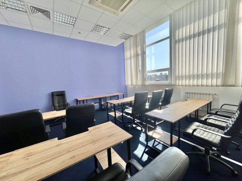 Конференц-зал. Посуточно (15 чел.). м. Олимпийская. Есть укрытие