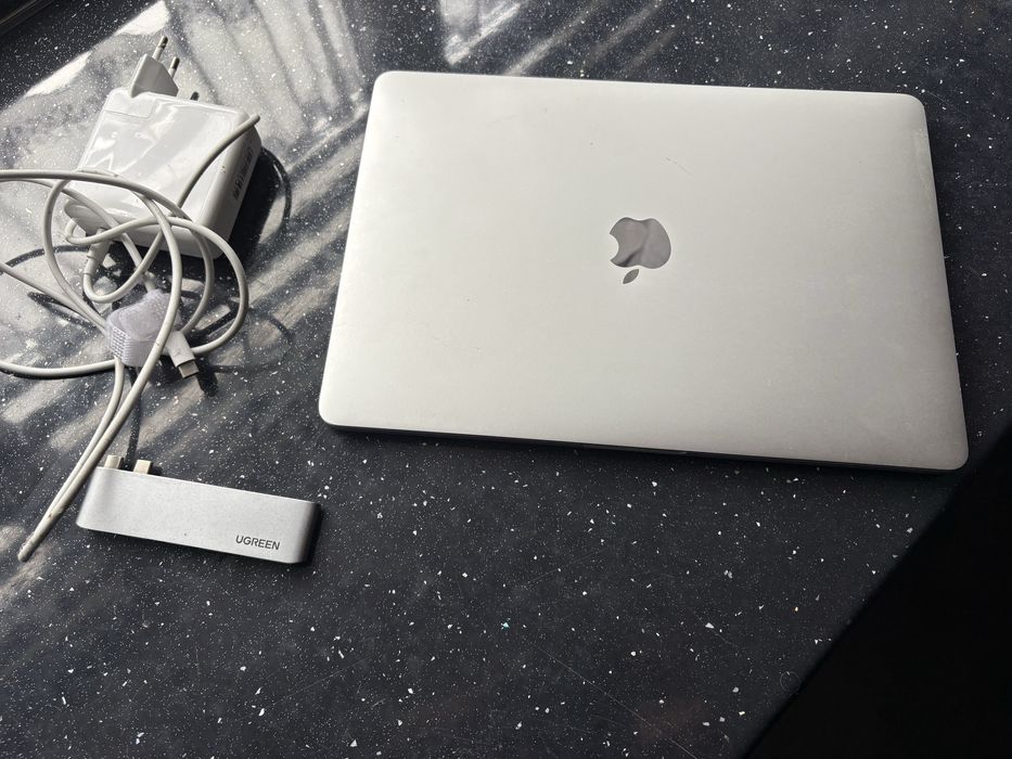 MacBook A1708.