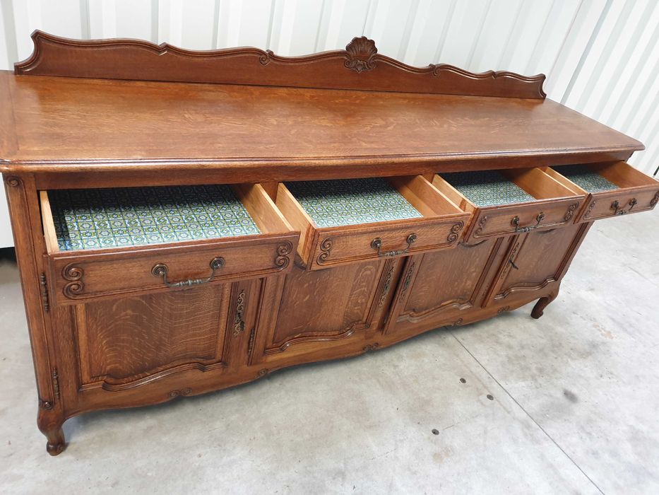 Piękna komoda Ludwikowska ślicznie zdobiona - Meble z Francji. Dostawa