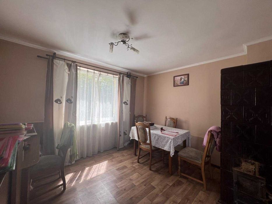 Продаж частини будинку, Брюховичі