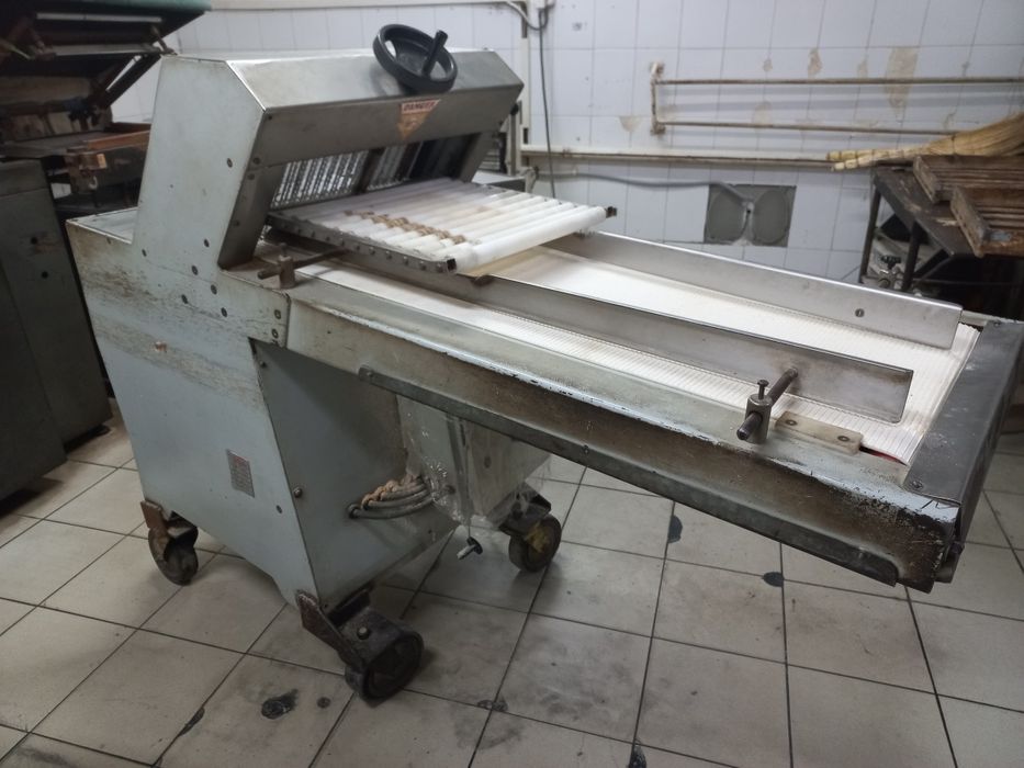 Хліборізка  MATAS хліборізальна машина