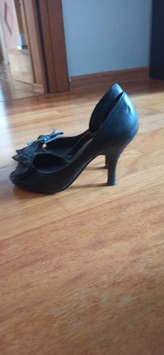 Buty na obcasie roz 36
