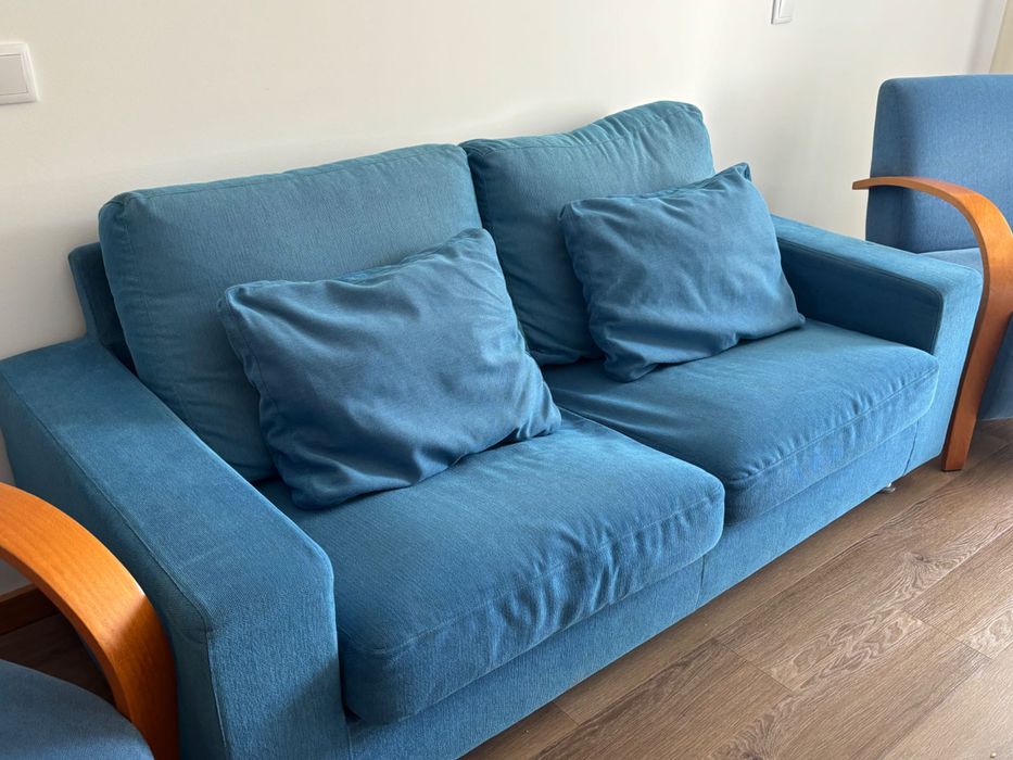 Vende-se Sofá e 2 Poltronas