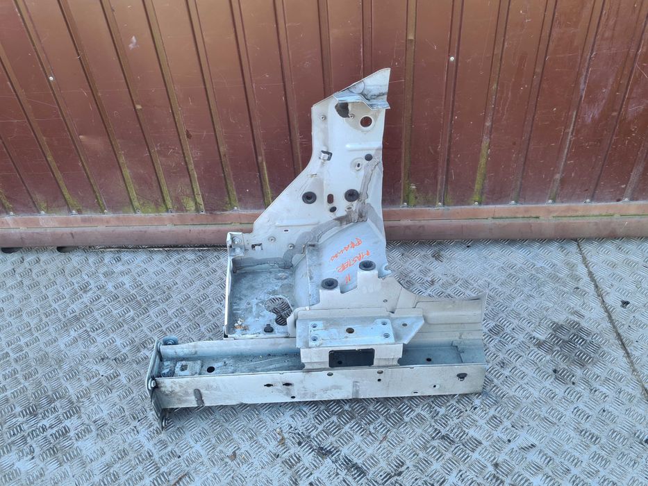 Renault Master IV 2.3 20r podłużnica prawa przód ćwiartka fartuch