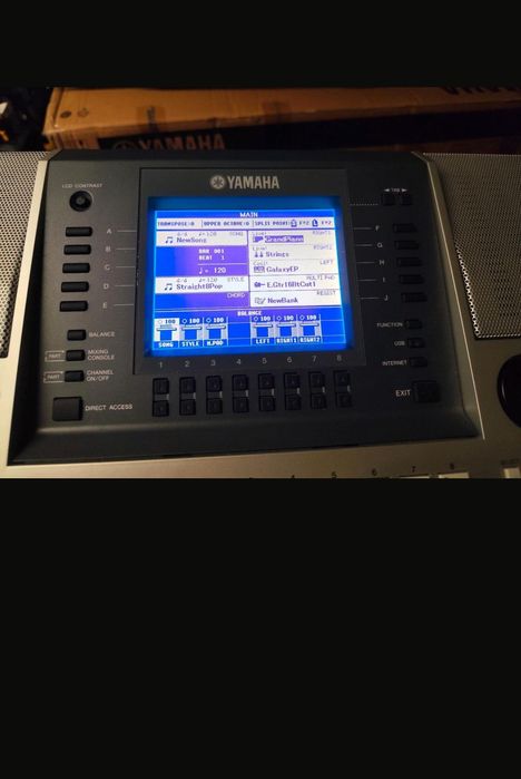 Продам Yamaha psr s 700