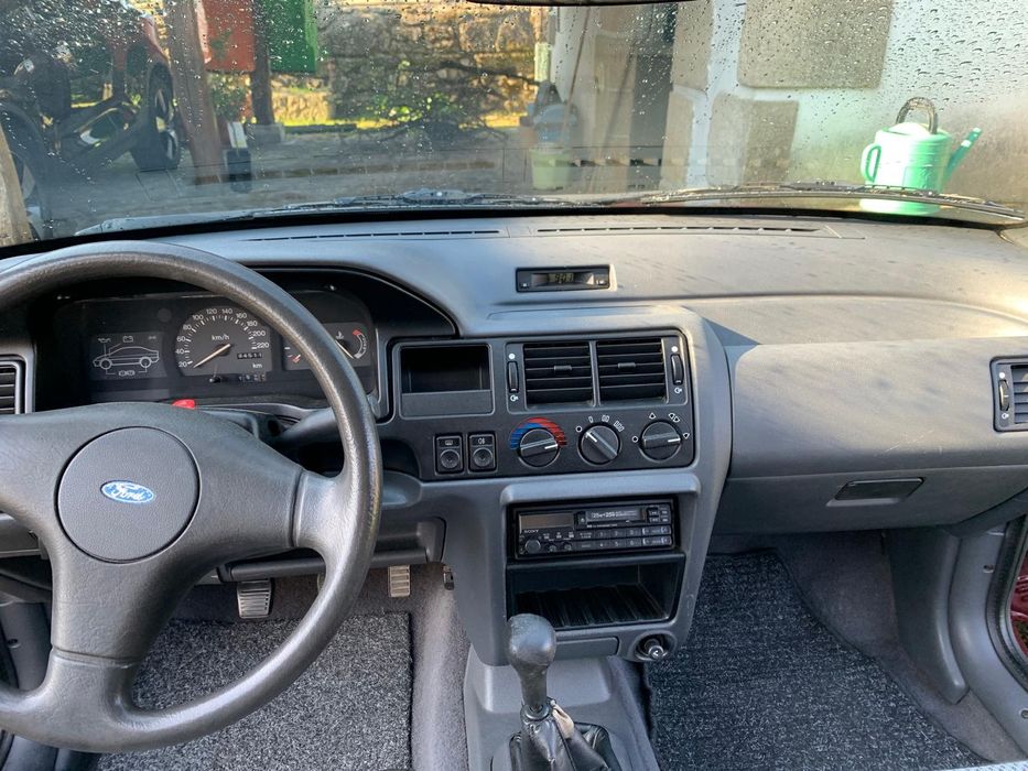 Ford Escort CL 1.3cc