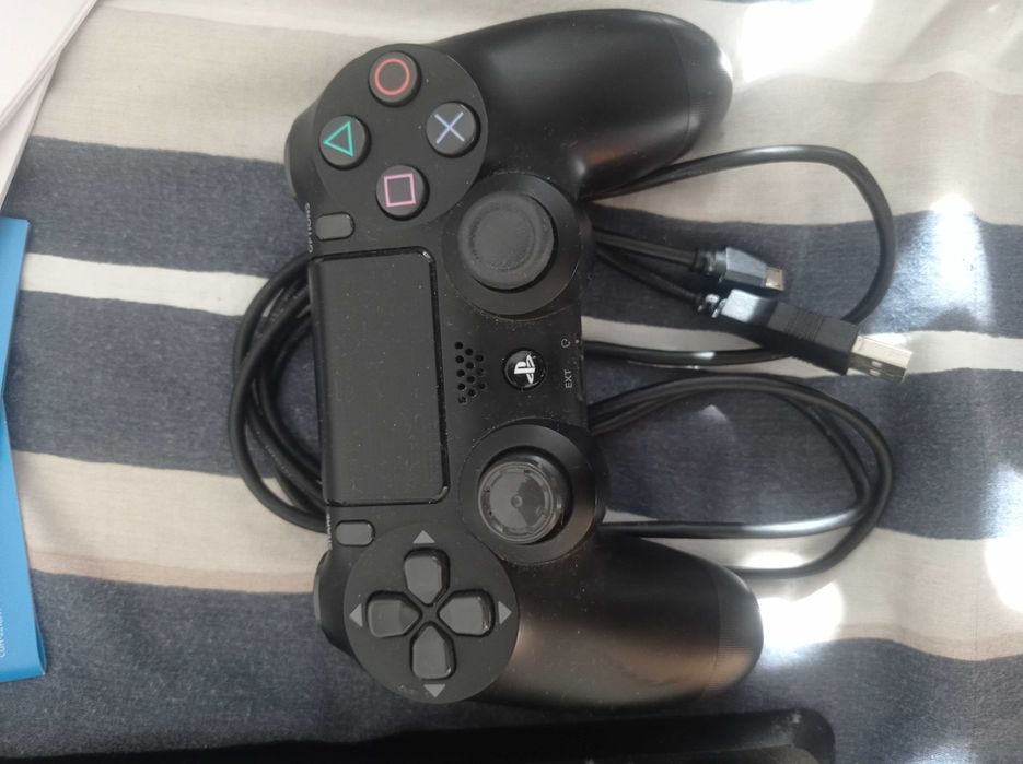 Play Station 4.  500Gb