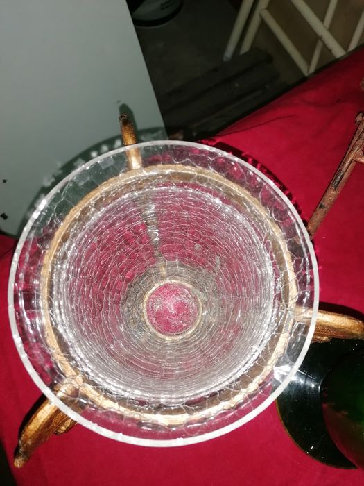 Jarra de vidro e latao