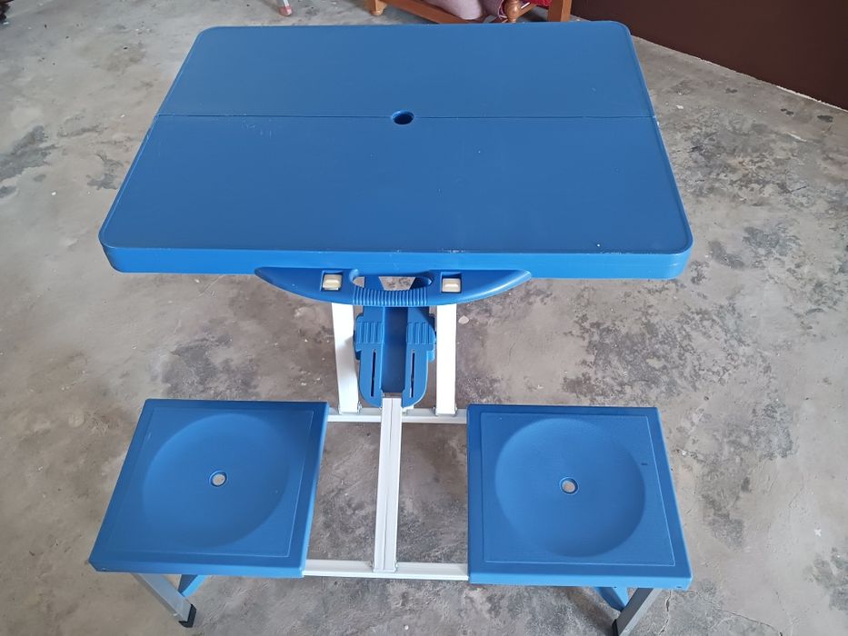 Mesa de campismo dobrável