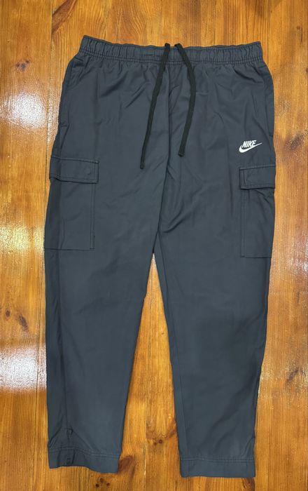 Стильні чоловічі штани карго від Nike