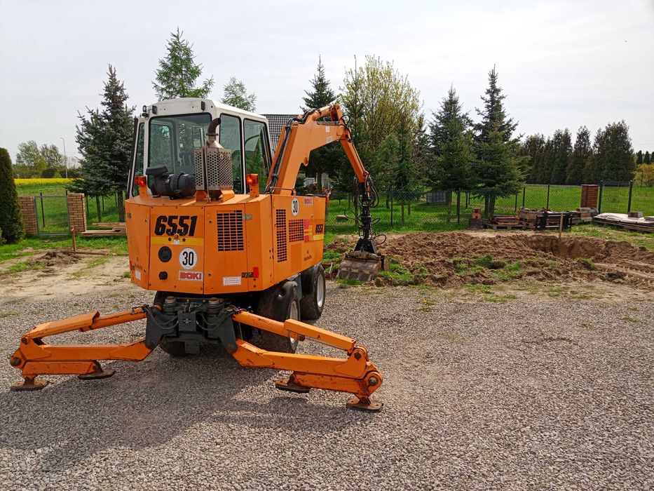 Kiefer BOKI 6551 KOPARKA 2009r Specjalistyczna Cmentarna z czerpakiem