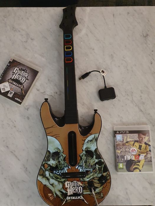 Bundle Playstation 3, com 3 comandos + Guitar Hero Metallica + FIFA 17