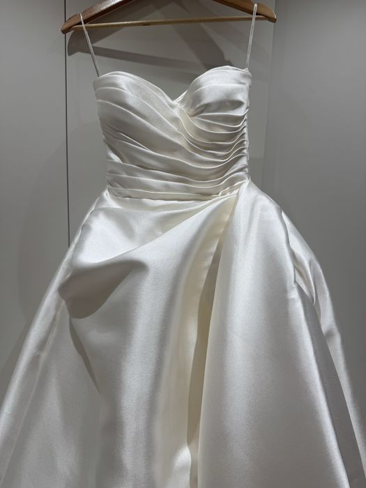 Весільна сукня Atelier Pronovias Barcelona