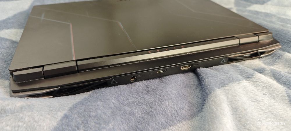 laptop Acer Nitro 5 i7 12 gen RTX 4050 6 GB 32GB RAM DDR5 1.5 TB SSD