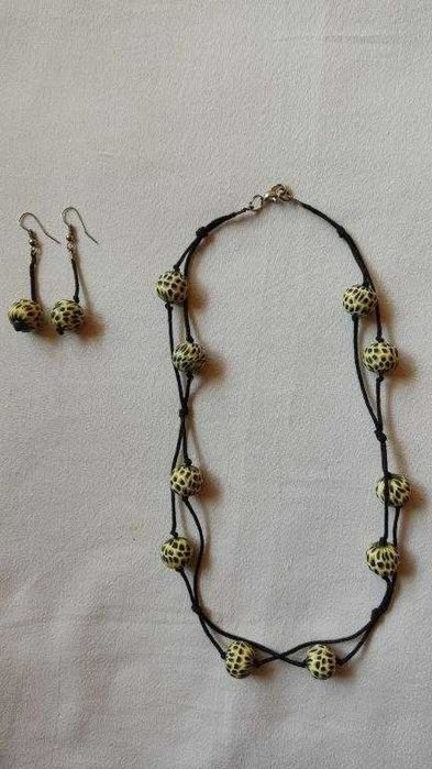 komplet biżuterii / naszyjnik i kolczyki / koraliki