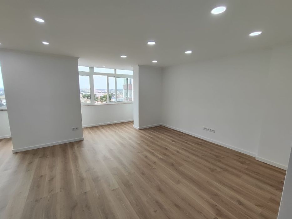 Apartamento T2 a estrear Almada Laranjeiro