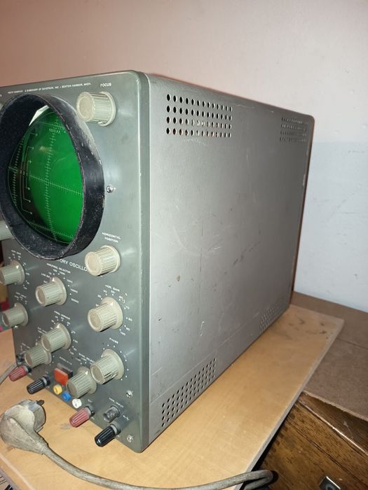 Oscyloskop laboratoryjny Heathhit model 0-12 plus sonda pomiarowa