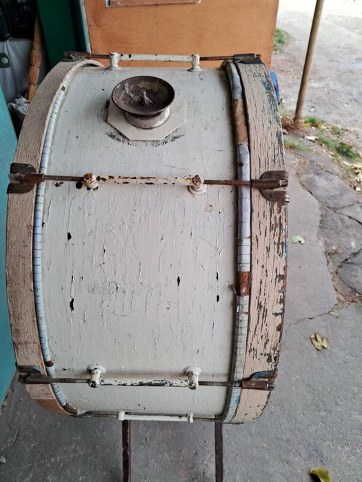 барабан большой старый