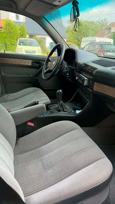 Samochód Bmw e32 730i