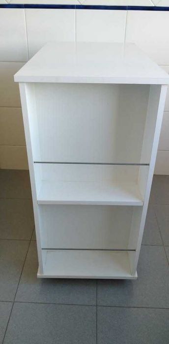 Móvel auxiliar de cozinha como novo