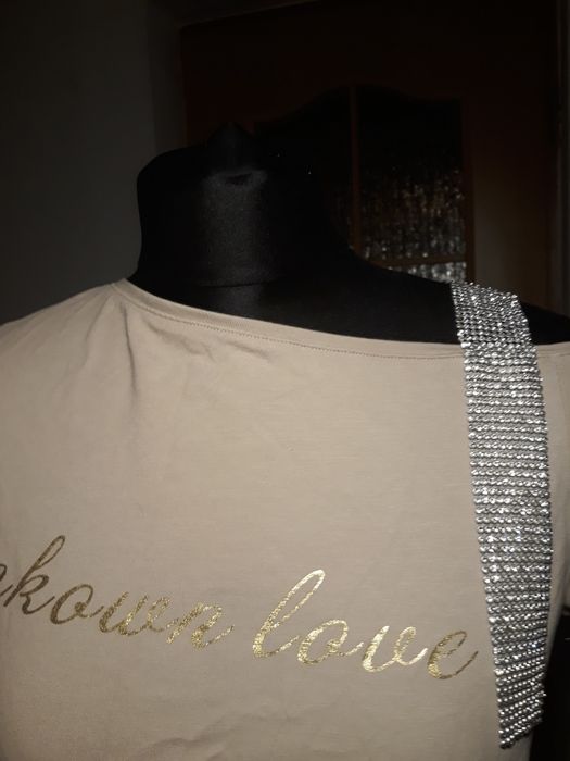 Bluzka ze srebrnym paskiem