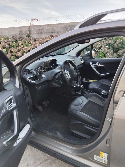 Peugeot 2008 1.2 PureTech — photo 4