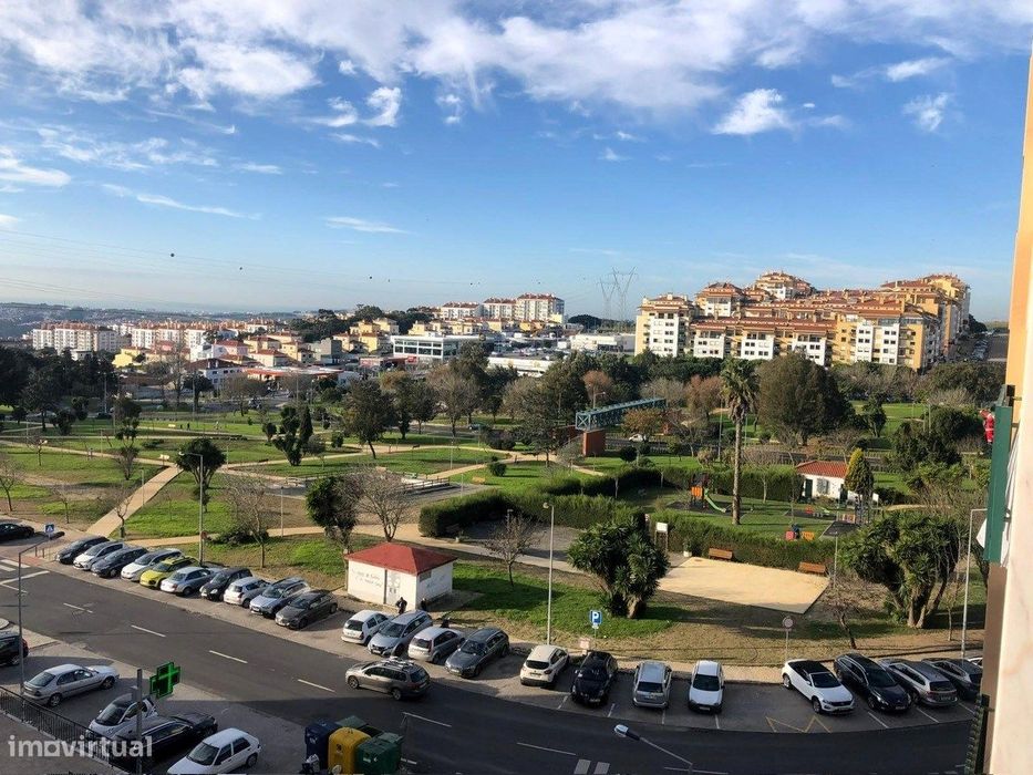 Apartamento T2 Arrendamento em Queluz e Belas,Sintra