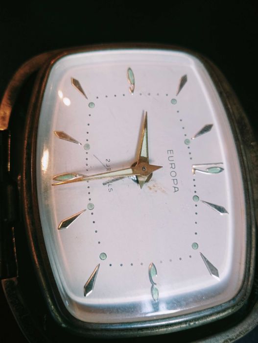 relogio e bolsa---m korks,relogio europa