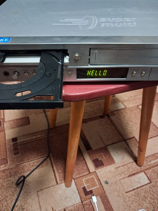 DVD-рекордер / видеомагнитофон LG DVRK687X