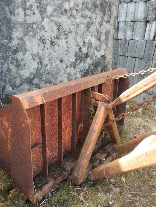 Pá traseira com Garfo COSTA