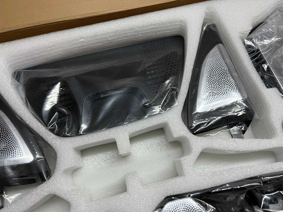 Сетки Bowers Wilkins на BMW X5 X7 G05 G07 бавер вилкинс подсветка