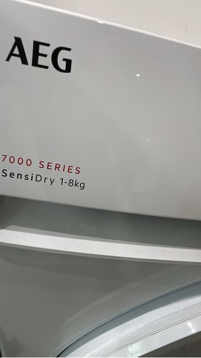 Máquina de secar roupa AEG