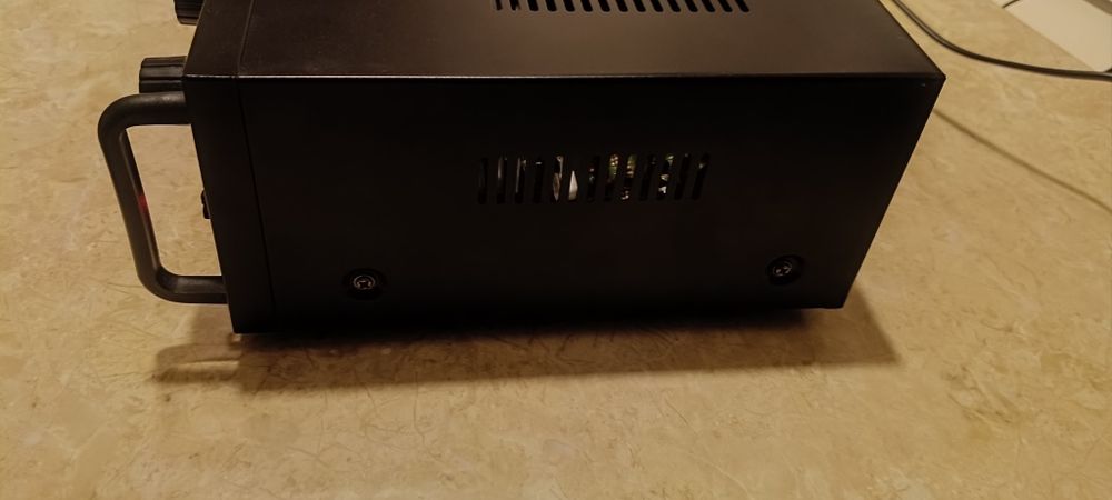 Amplifier.amlituner hi fi Sunbuck,karaoke na dwa mikrofony 2x100w