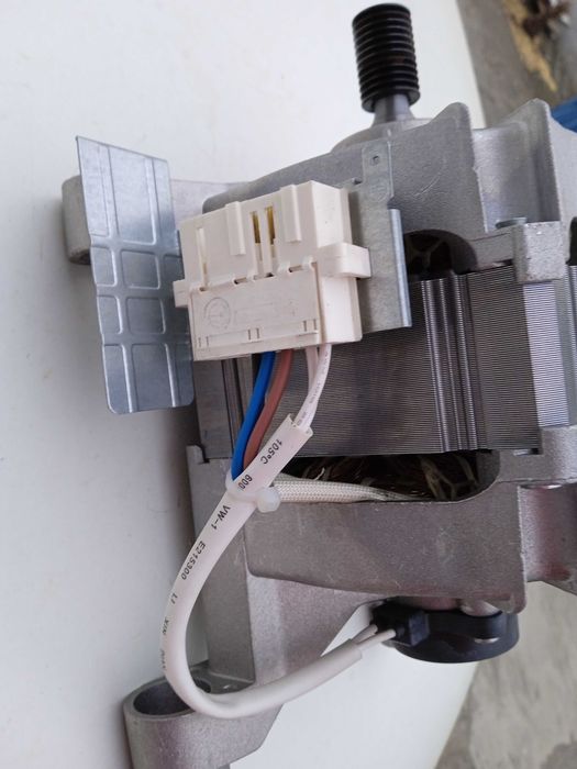 Silnik do pralki Indesit Welling YXT220-2D(L), stan bdb