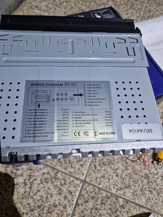 autorrádio multimédia 1 DIN universal com ecrã tátil retrátil de 7 polegadas e câmara machado atraz
