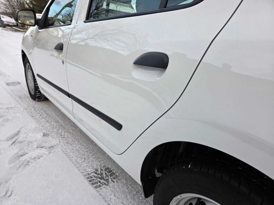 В ідеальному стані Dacia Logan 2015. Не битий, не фарбований