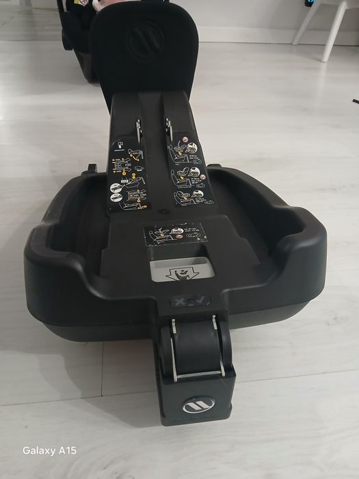 Fotelik Avionaut pixel z bazą
