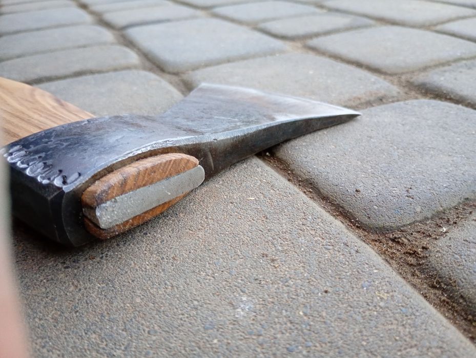 Ręcznie kuta siekiera Rttm Końskie 0,7kg