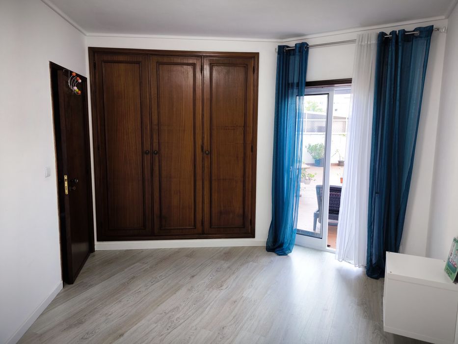 Quarto Aveiro perto da estacao