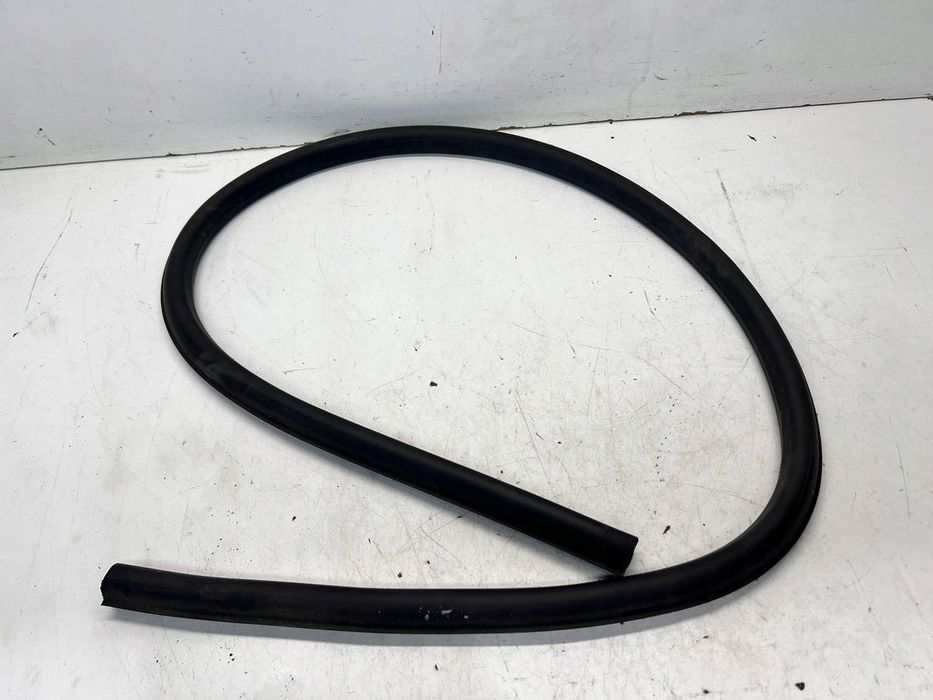 USZCZELKA DRZWI DOLNA AUDI A5 8T 8T0831707D