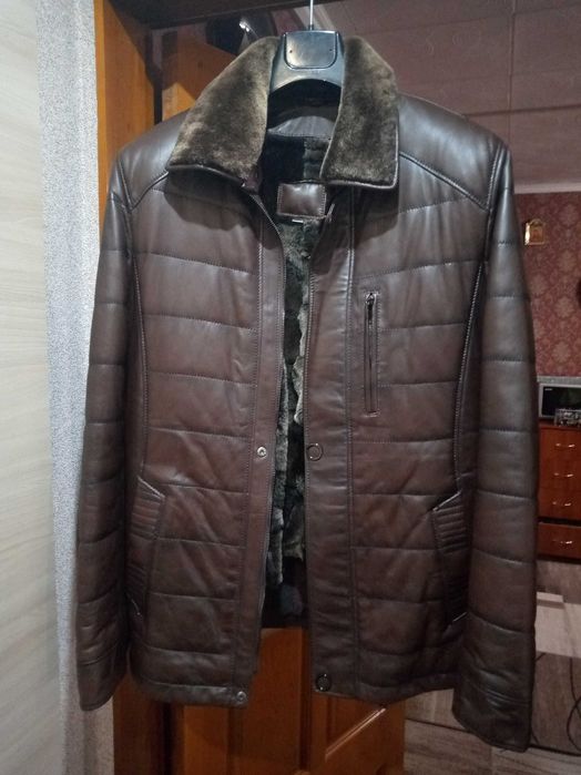 Куртка шкіряна .