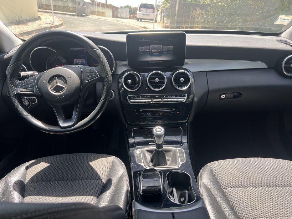 Mercedes-Benz 200 — fotografia 3
