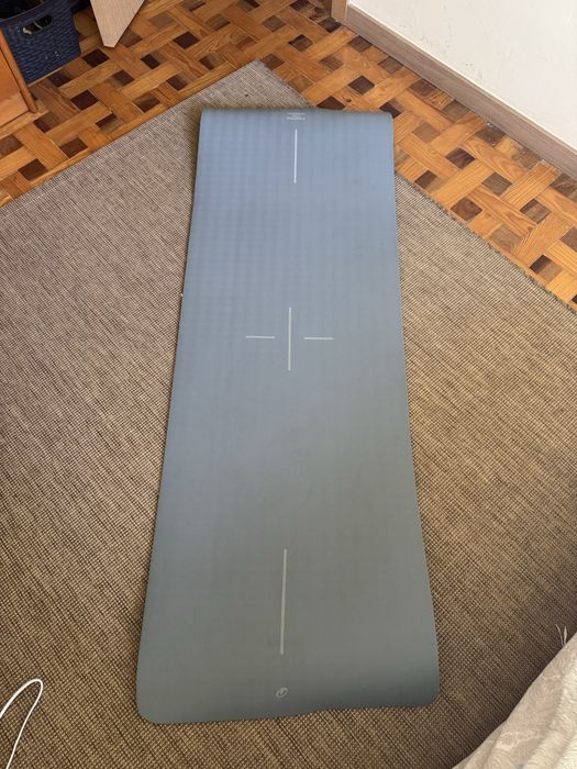 Yoga tapede, quase novo
