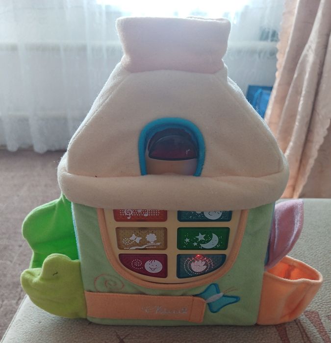 Продам музыкальную развивающую игрушку.