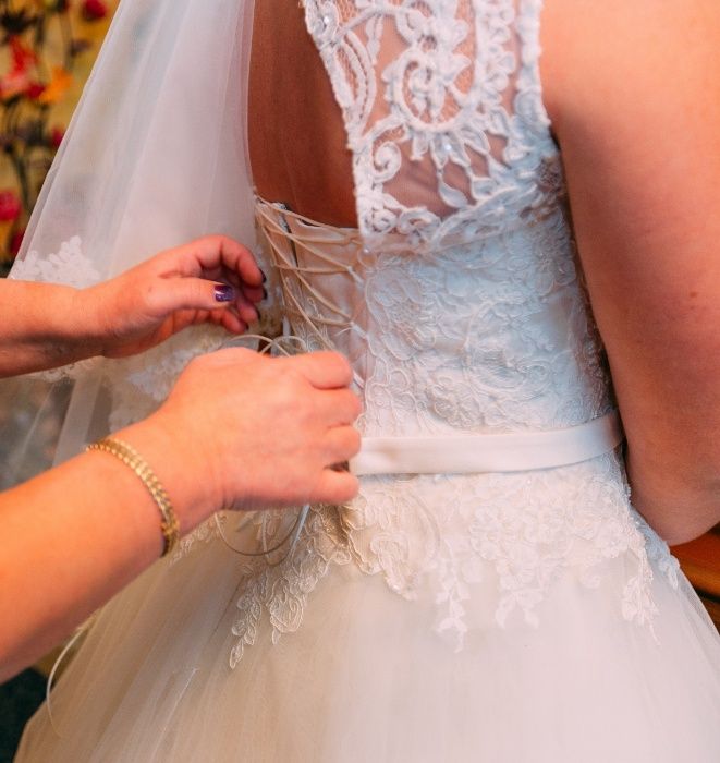 Весільна сукня б/в